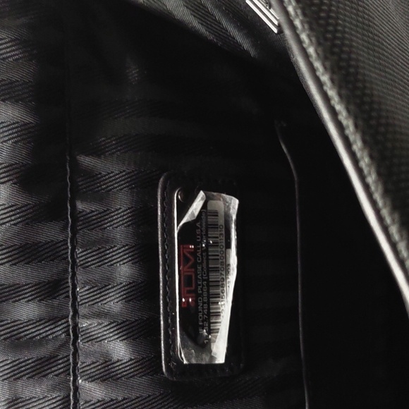 Tumi nylon 12x12 shoulder bag - Picture 5 of 15